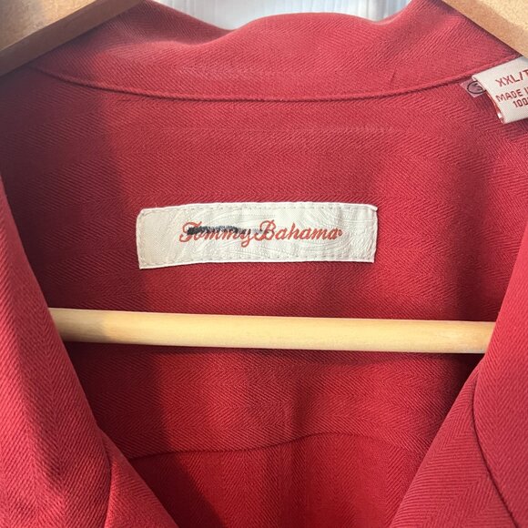 Tommy Bahama Red 100% Silk Short Sleeve Shirt! - Picture 3 of 16